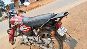TVS HLX 125 2018 Red