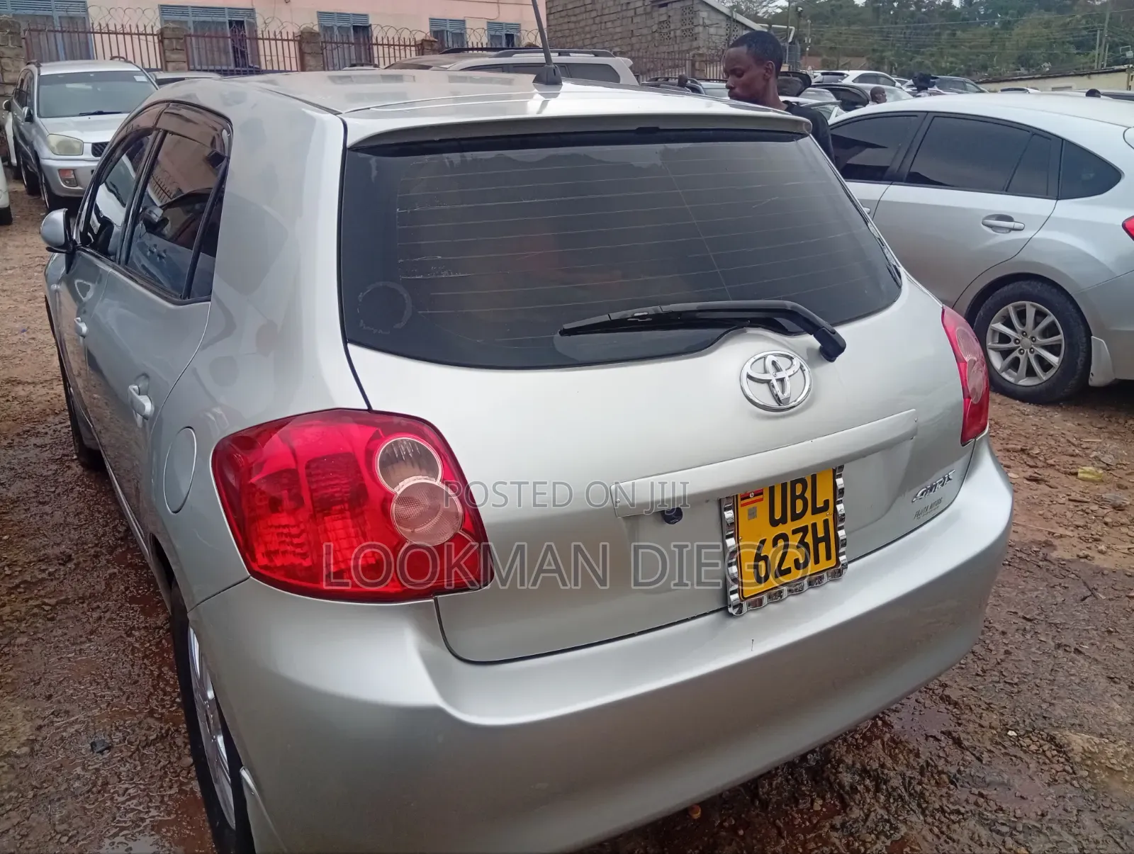 Toyota Auris 2010 Gold
