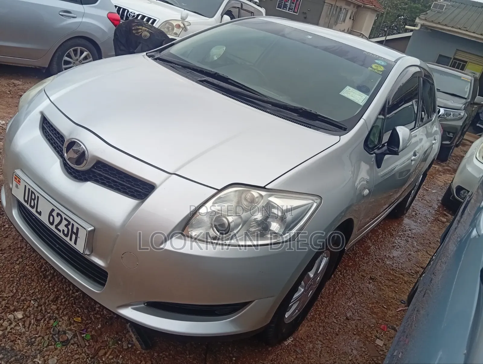Toyota Auris 2010 Gold