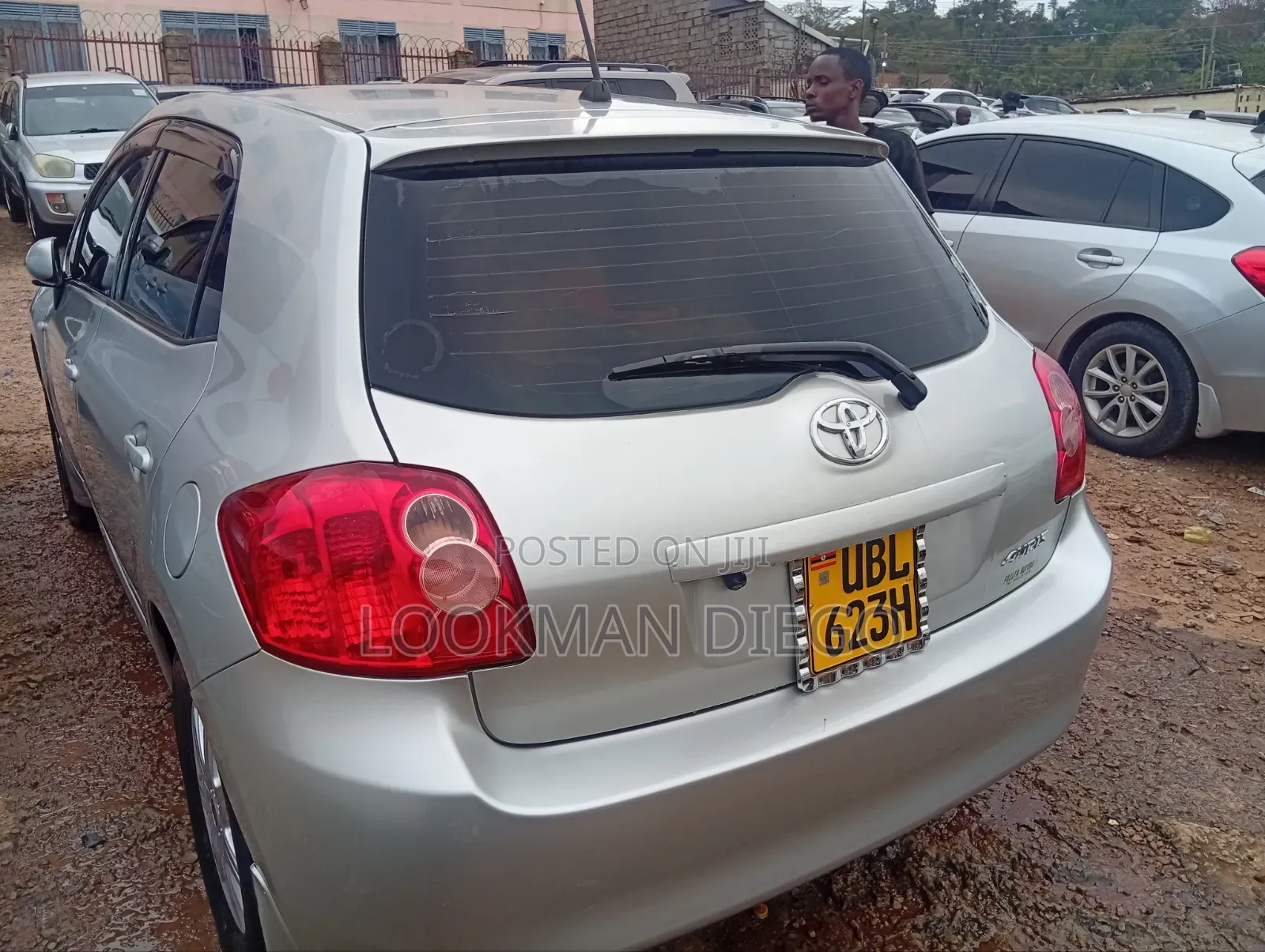 Toyota Auris 2010 Gold