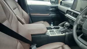 Toyota Land Cruiser Prado 2025