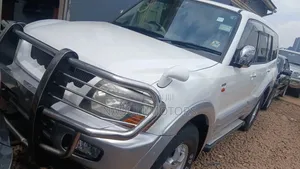 Mitsubishi Pajero 2008 White