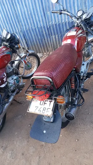 Bajaj Boxer 100 2021 Red