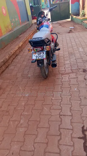 Bajaj Boxer 125 2020 Red