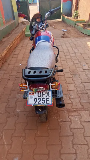 Bajaj Boxer 125 2020 Red