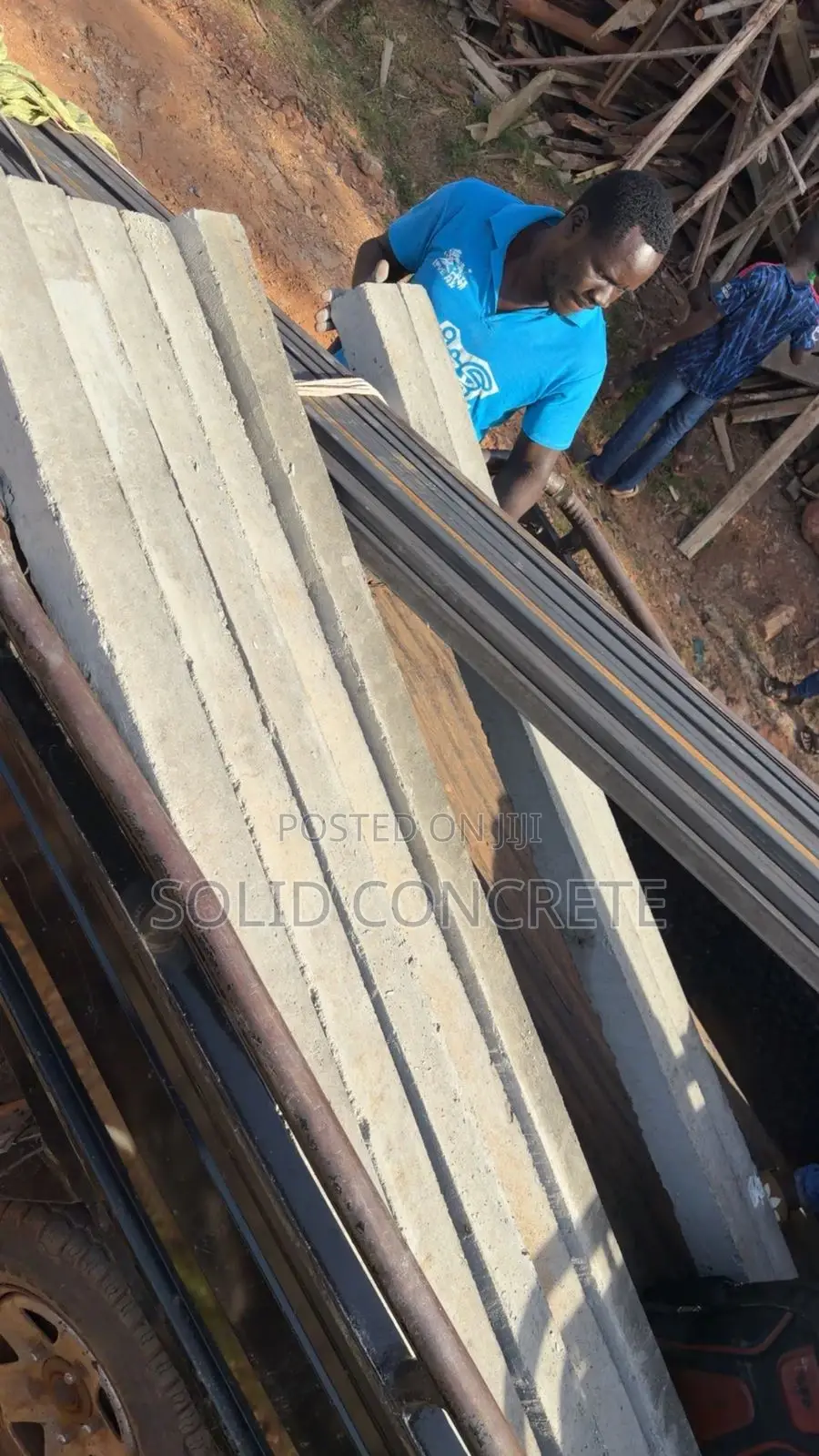 Fence Poles / Ebikondo