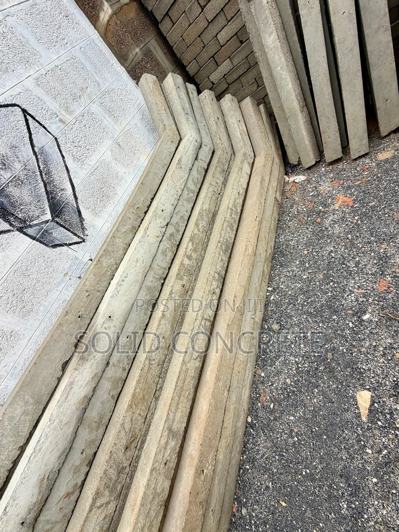 Fence Poles / Ebikondo