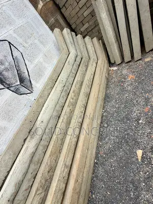 Fence Poles / Ebikondo