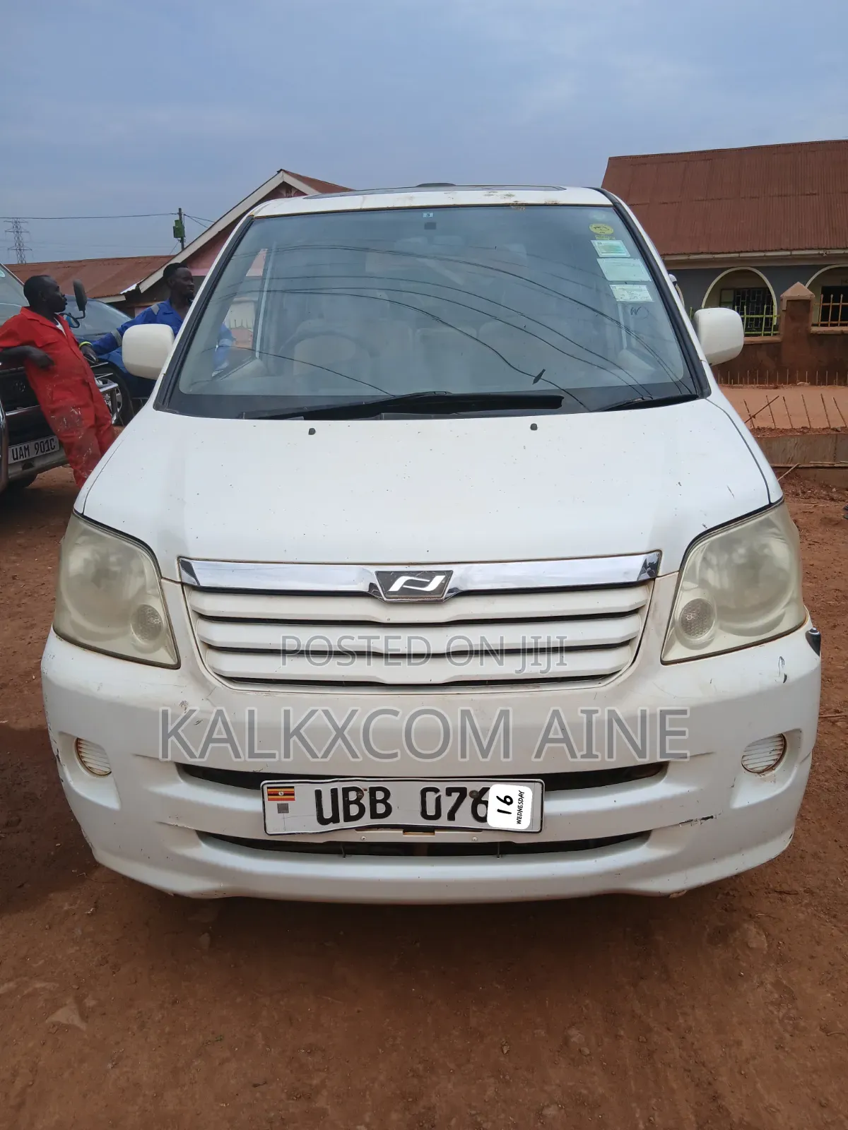 Toyota Noah 2004 White