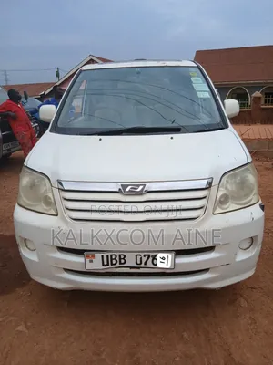Toyota Noah 2004 White