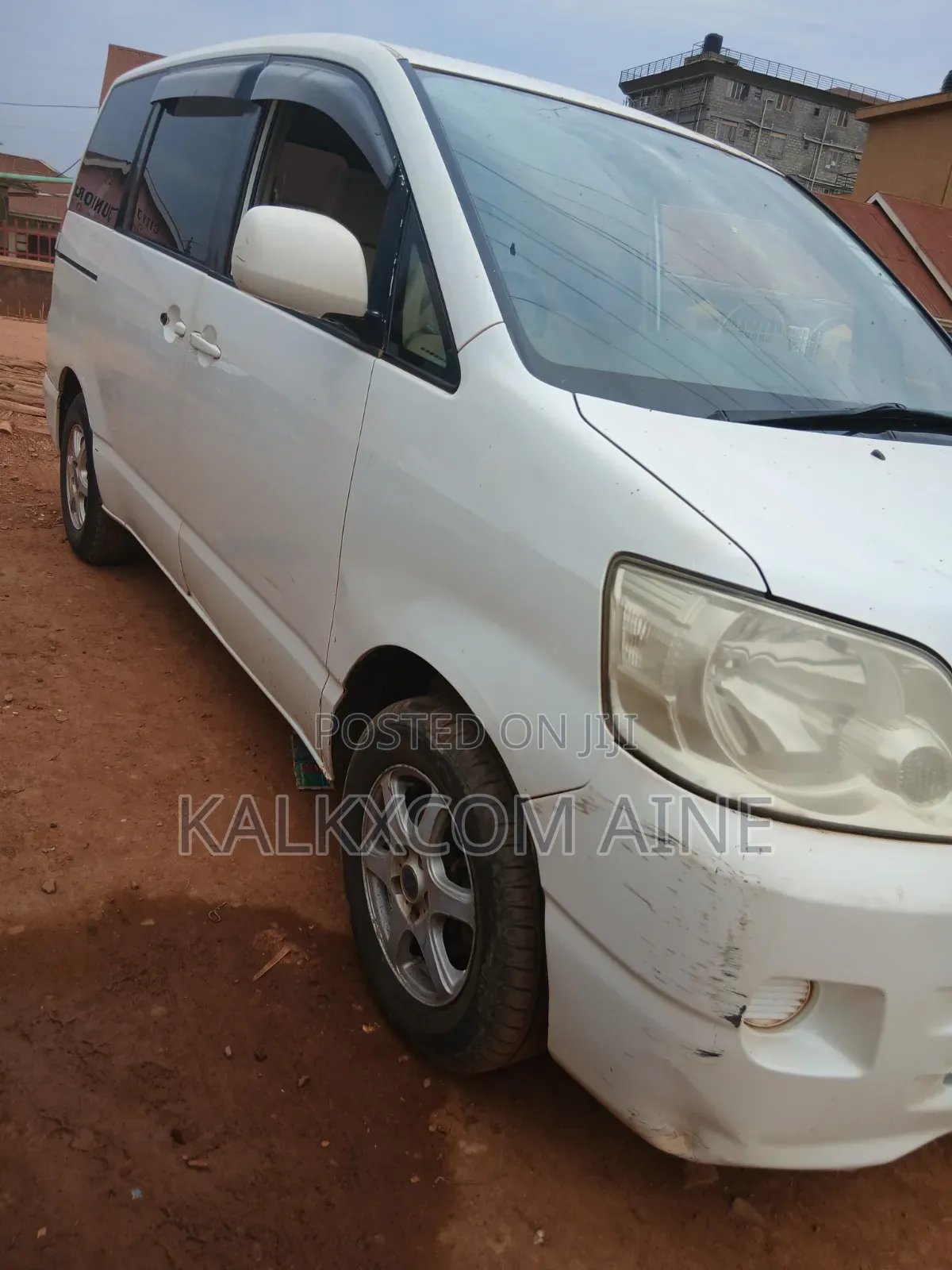 Toyota Noah 2004 White