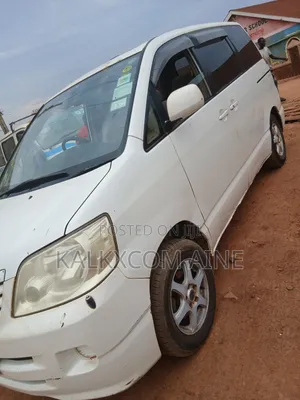 Toyota Noah 2004 White