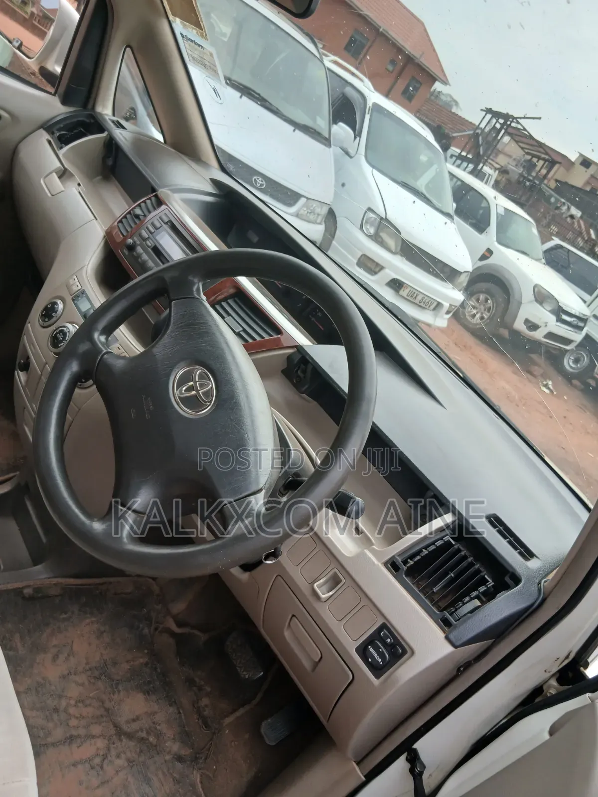 Toyota Noah 2004 White