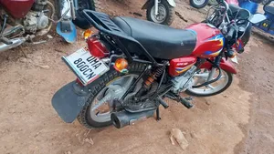 Bajaj Boxer 125 2025 Red