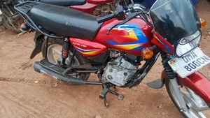 Bajaj Boxer 125 2025 Red