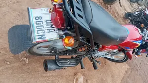 Bajaj Boxer 125 2025 Red