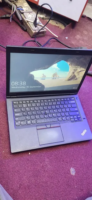 Laptop Lenovo ThinkPad T440p 4GB Intel Core i5 HDD 700GB