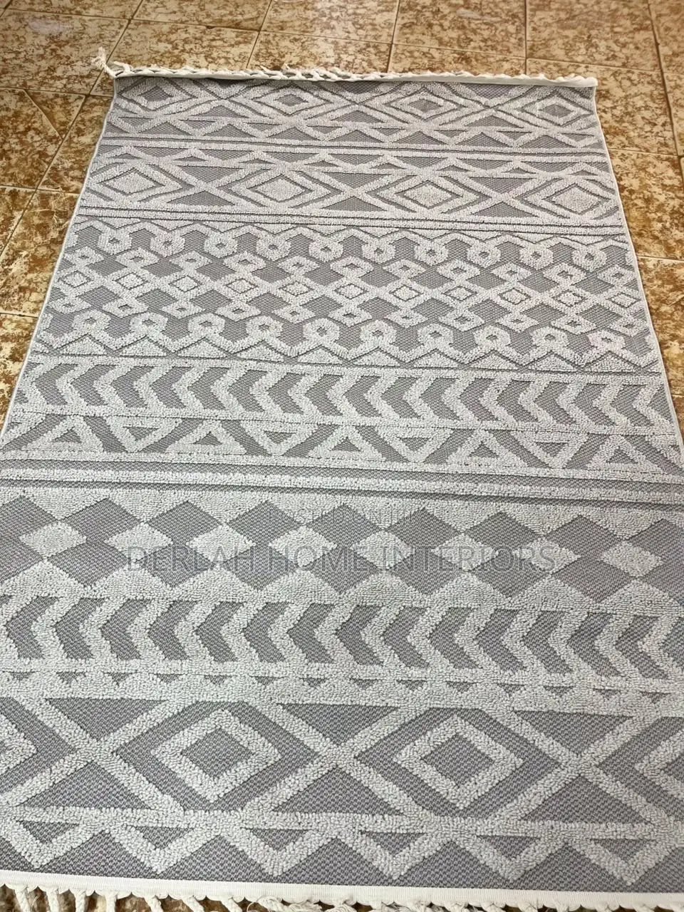 Quality New Modern Carpets From Pakistan