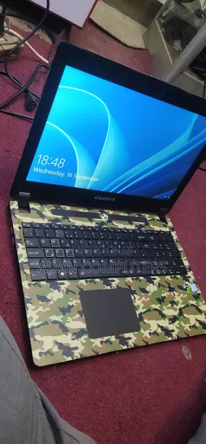 Laptop Gigabyte P35X v7 8GB Intel Core i7 SSD 256GB