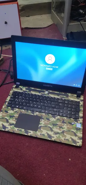 Laptop Gigabyte P35X v7 8GB Intel Core i7 SSD 256GB