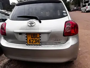 Toyota Auris 2009 Silver