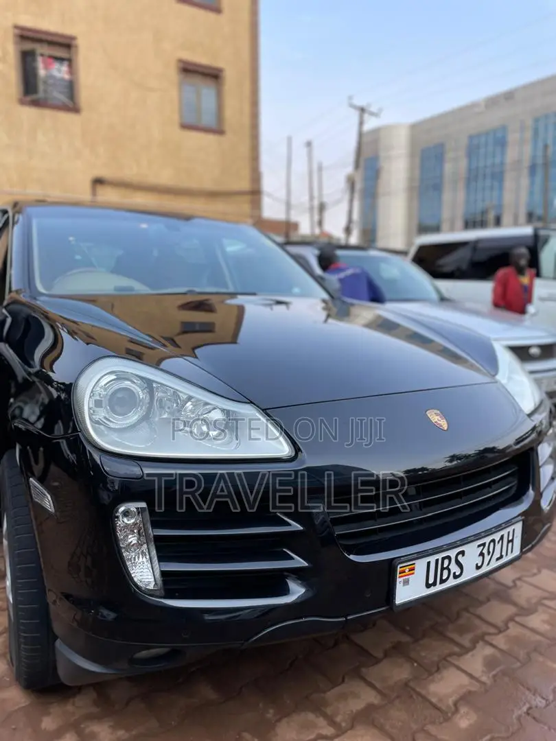 Porsche Cayenne 2010 Black