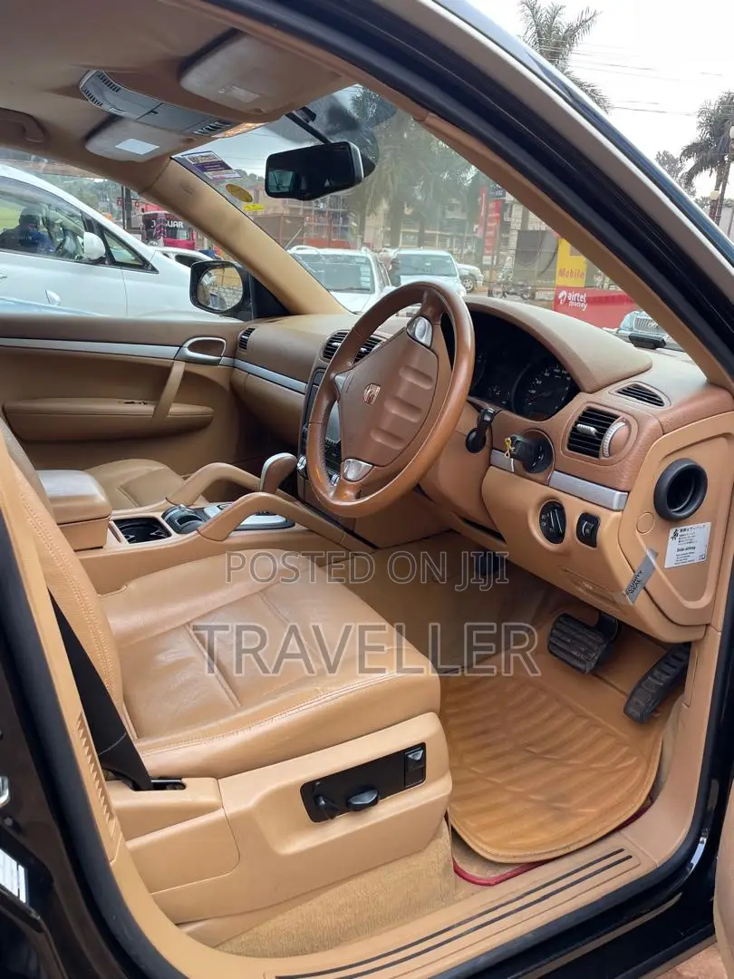 Porsche Cayenne 2010 Black
