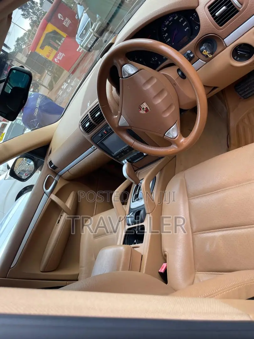 Porsche Cayenne 2010 Black