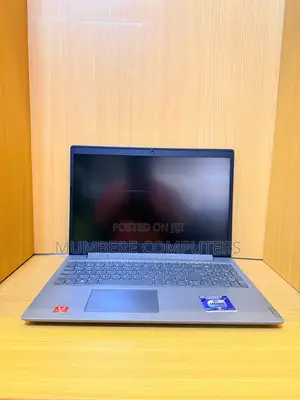 Laptop Lenovo V330 8GB AMD Ryzen 3 SSD 256GB
