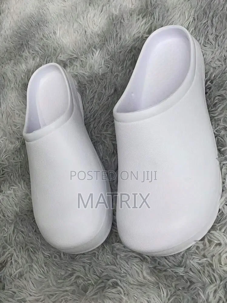 Theatre Clogs