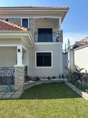 6bdrm House in Wakiso / Wakiso for sale