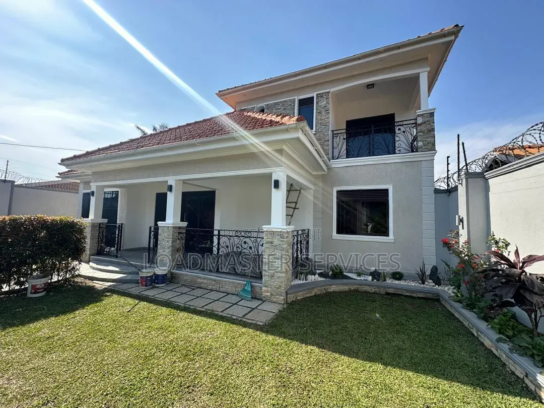 6bdrm House in Wakiso / Wakiso for sale