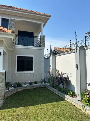 6bdrm House in Wakiso / Wakiso for sale