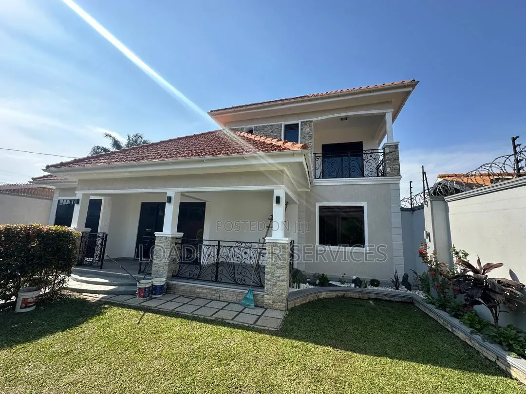 6bdrm House in Wakiso / Wakiso for sale