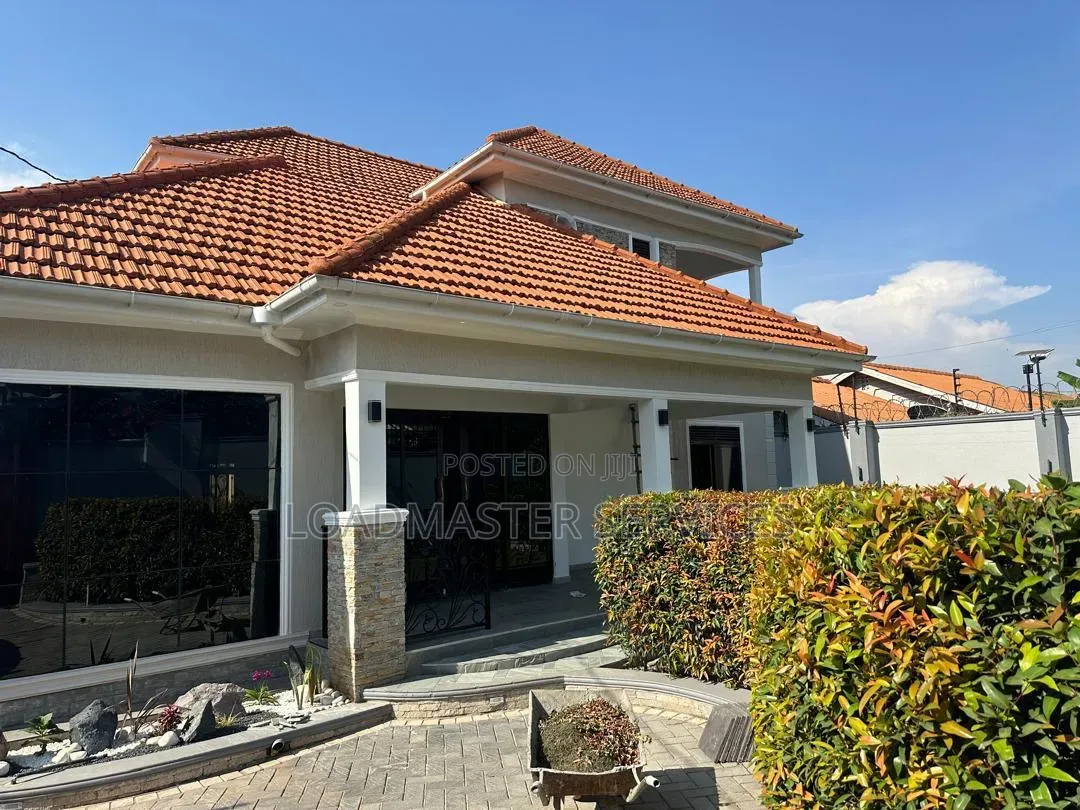 6bdrm House in Wakiso / Wakiso for sale