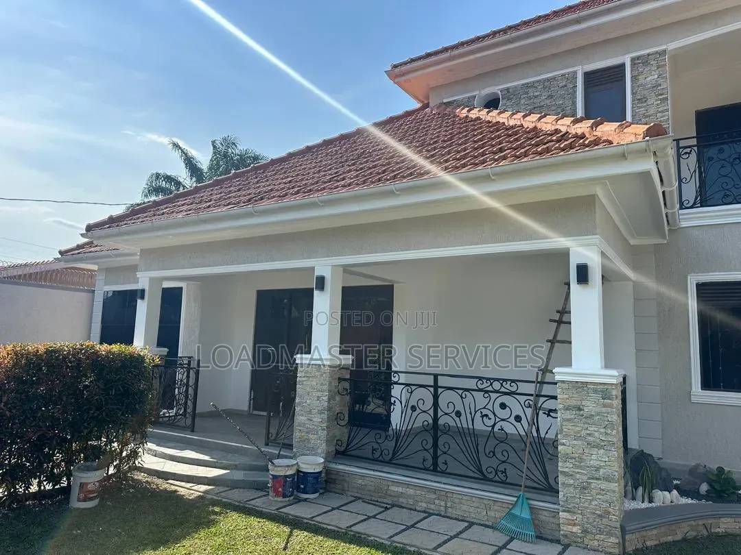 6bdrm House in Wakiso / Wakiso for sale