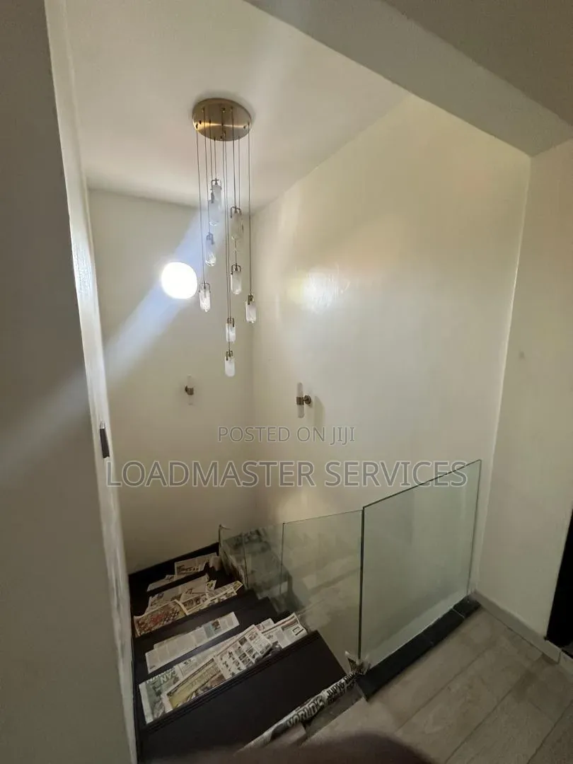 6bdrm House in Wakiso / Wakiso for sale