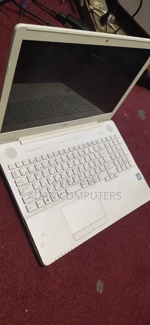 Laptop Fujitsu Lifebook AH502 8GB Intel Core i7 HDD 500GB