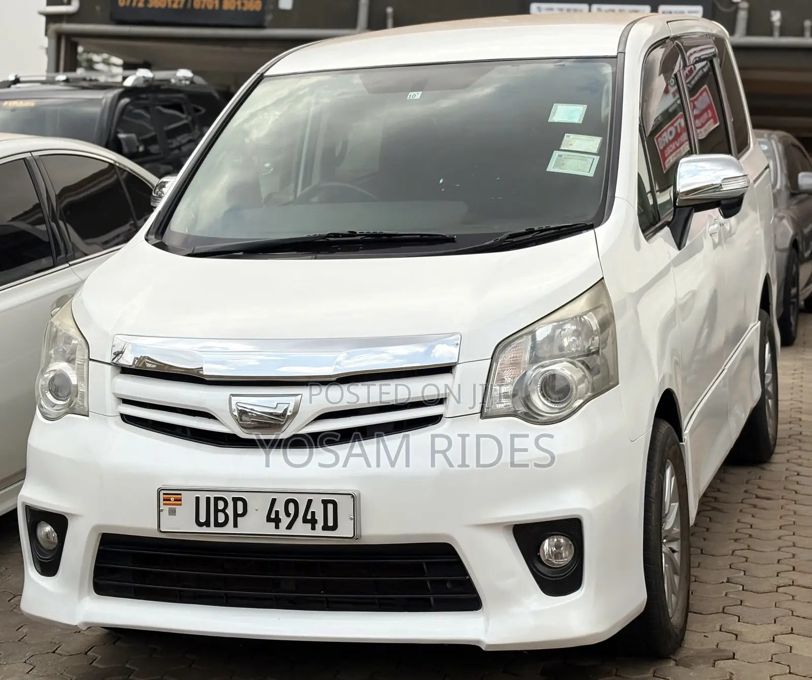Toyota Noah 2.0 143hp FWD (7 Seater) 2012 White