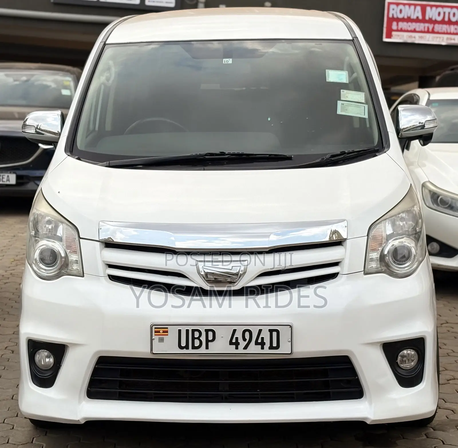 Toyota Noah 2.0 143hp FWD (7 Seater) 2012 White