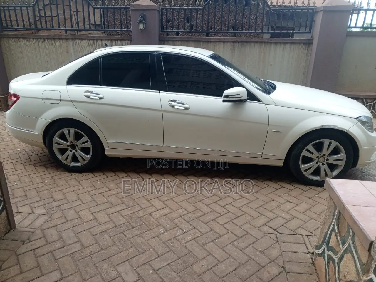 Mercedes-Benz C200 2010 White
