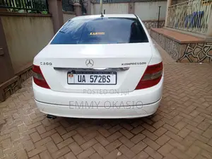 Mercedes-Benz C200 2010 White