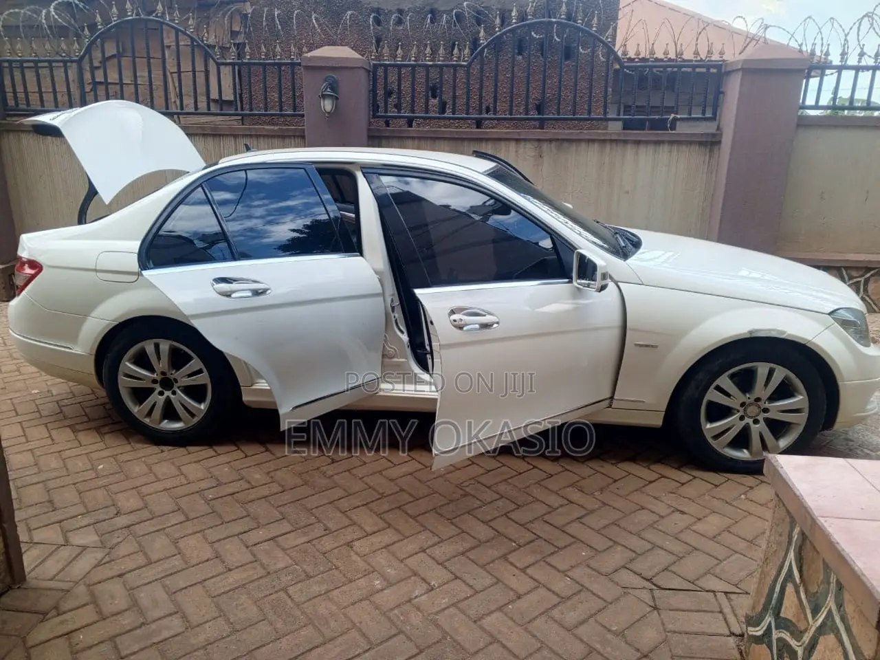 Mercedes-Benz C200 2010 White