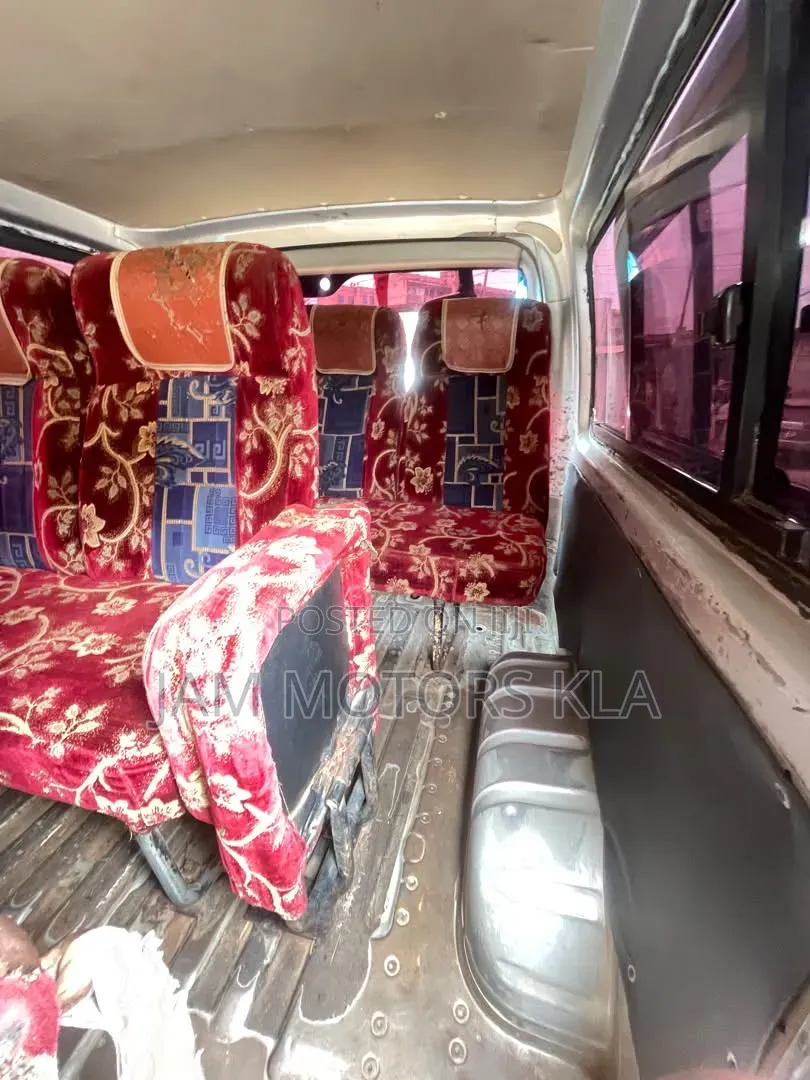 Toyota HiAce 2008 Silver