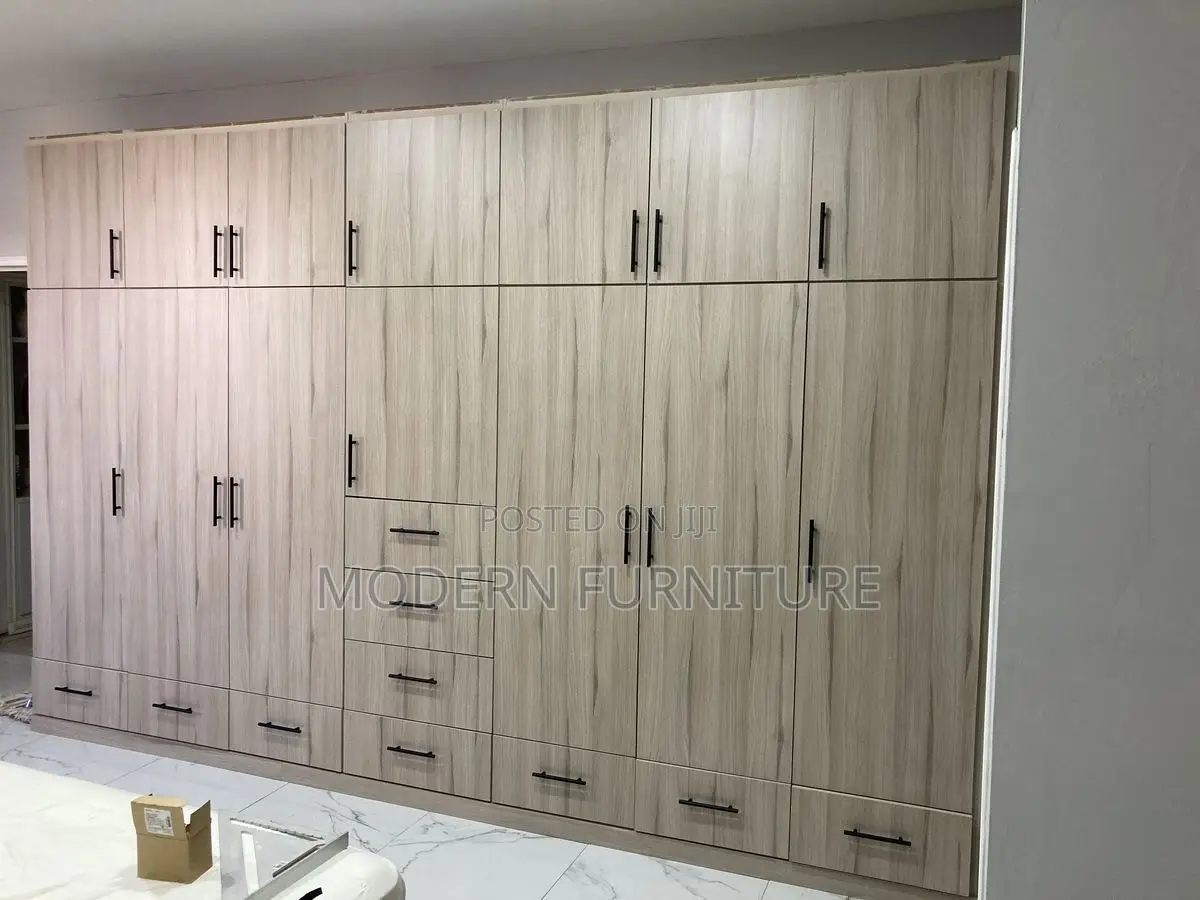 Exotic Master Bedroom Wardrobe