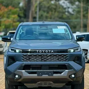 New Toyota Hilux 2026 Gray