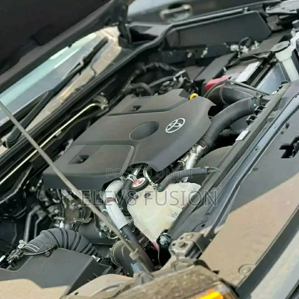 New Toyota Hilux 2026 Gray