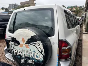 Mitsubishi Pajero 2004 White