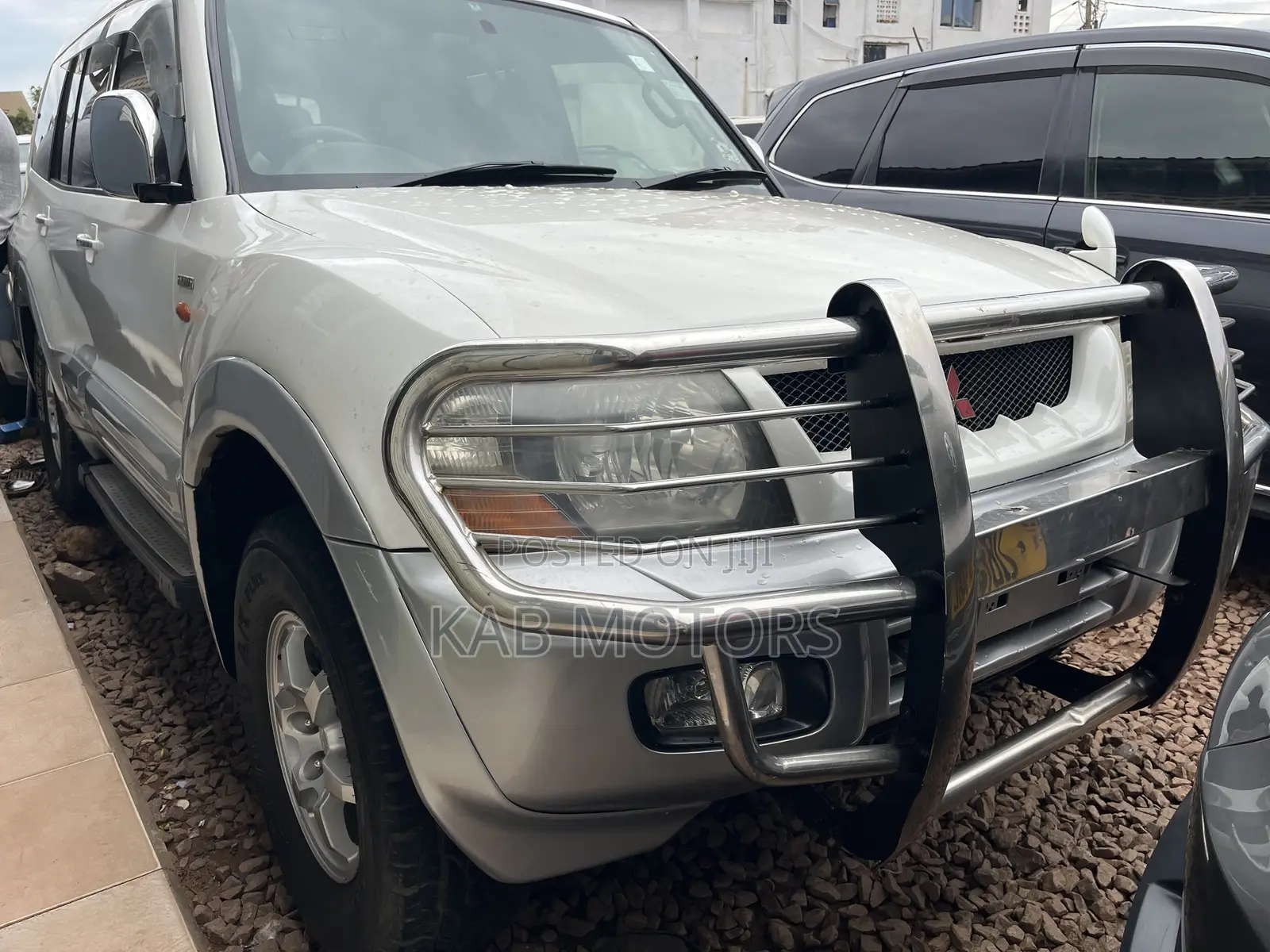 Mitsubishi Pajero 2004 White