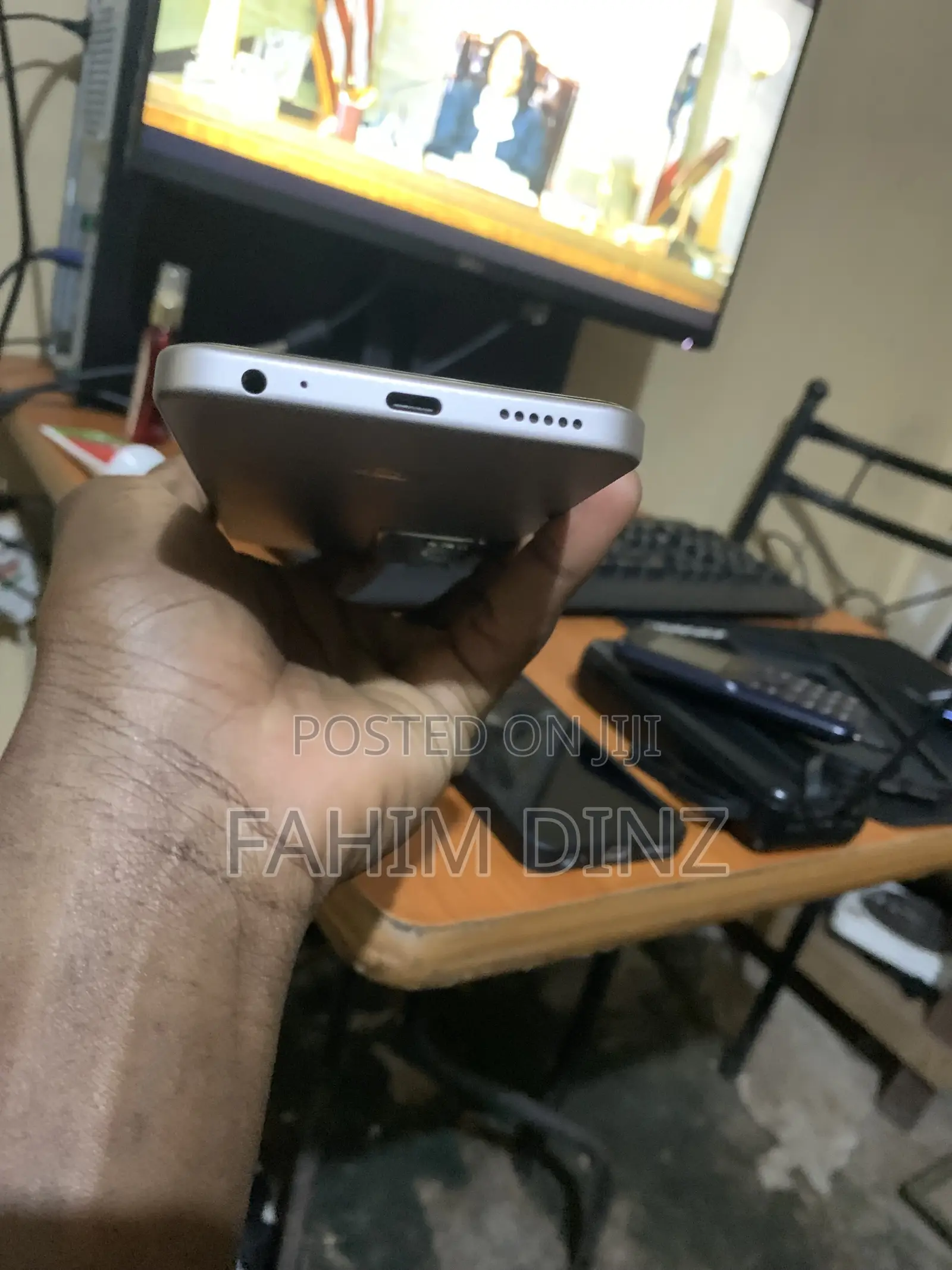Itel City 100 128 GB Gray